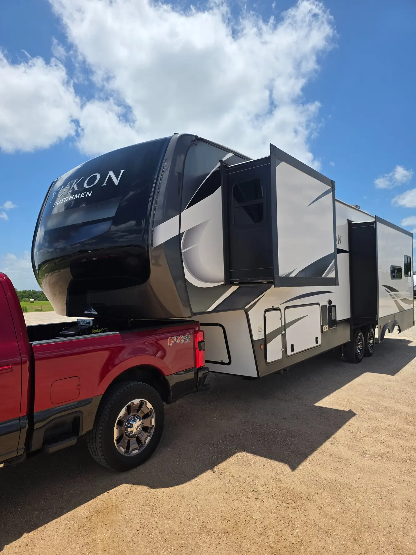 2021 Dutchmen Yukon 320RL 5th wheel