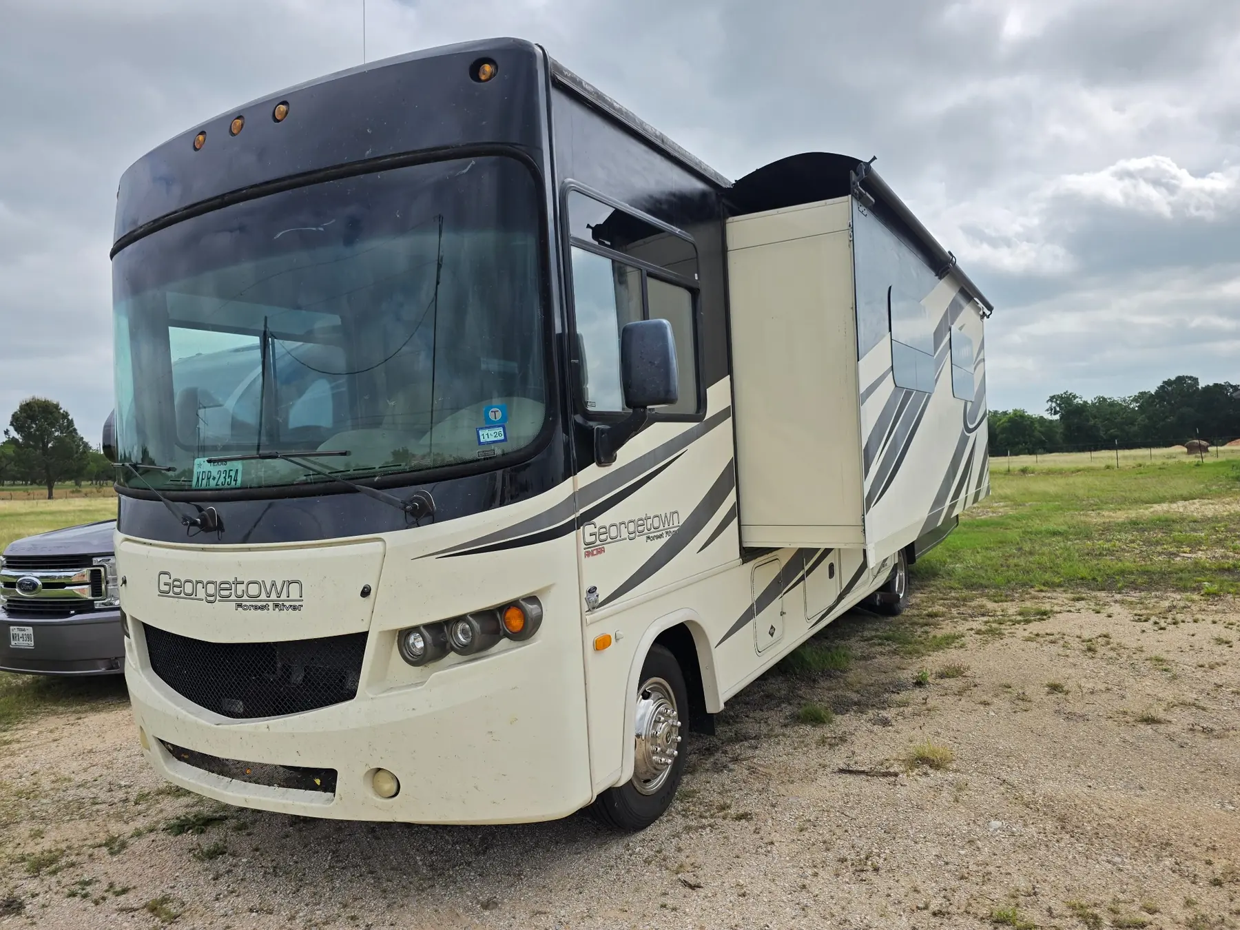 2014 Forest River Georgetown 335DS motorhome exterior