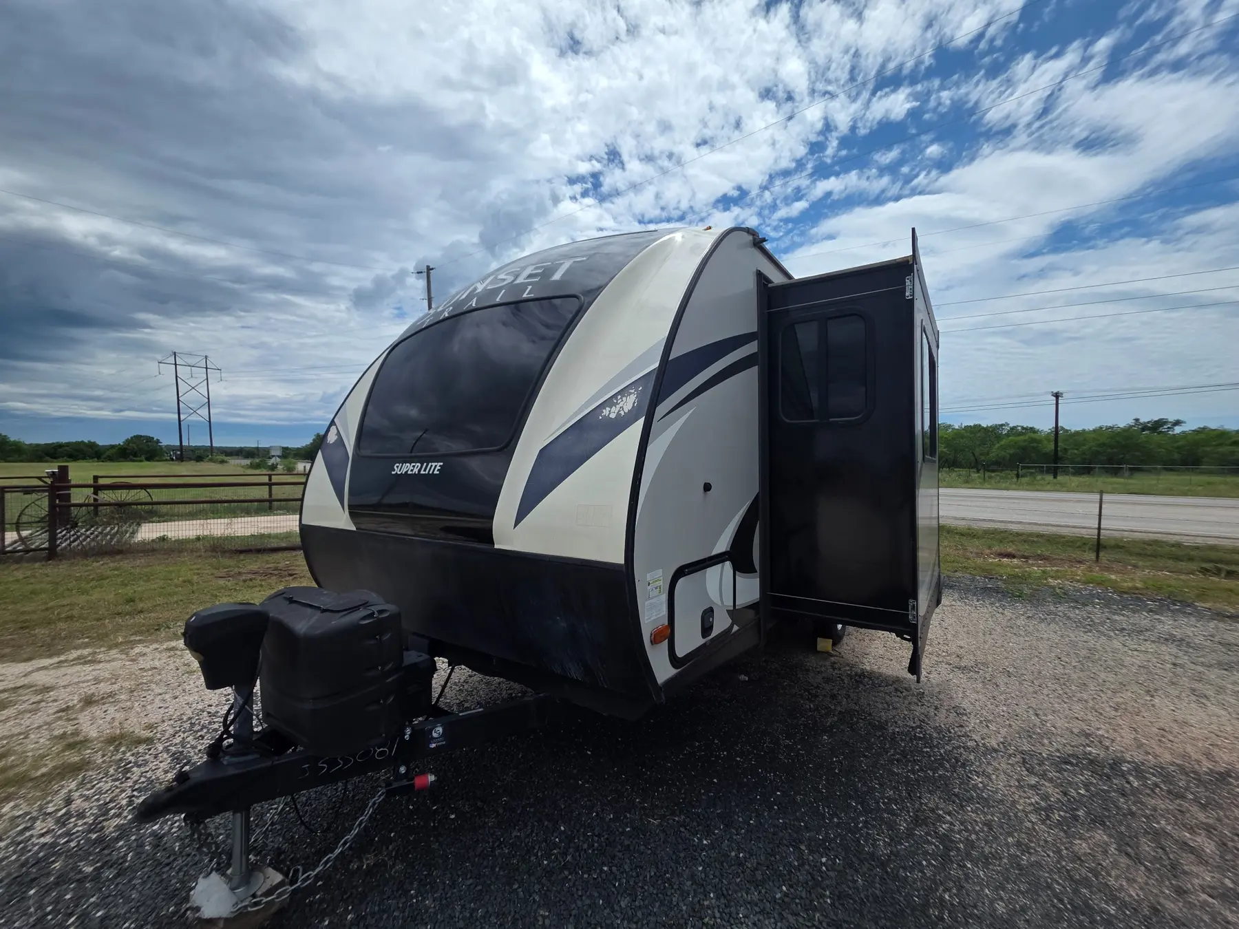 2018 CrossRoads Sunset Trail Super Lite SS-210FK travel trailer